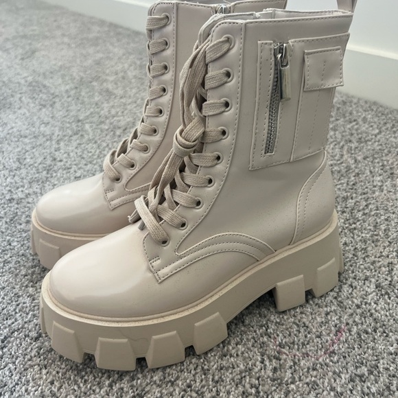 White combat boots - Picture 2 of 6